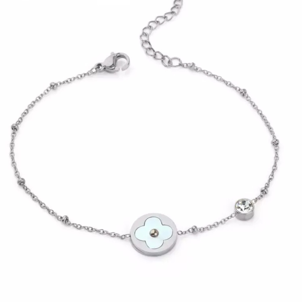 New bracelet in silver